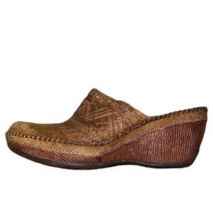 Clarks Clogs Artesian Distressed Mule slip on Western Leather 72932 Size 7.5